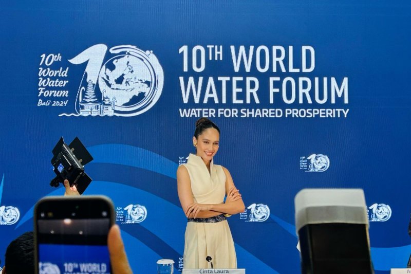 Jadi Duta Komunikasi WWF, Cinta Laura Ajak Generasi Muda Peduli Krisis Air